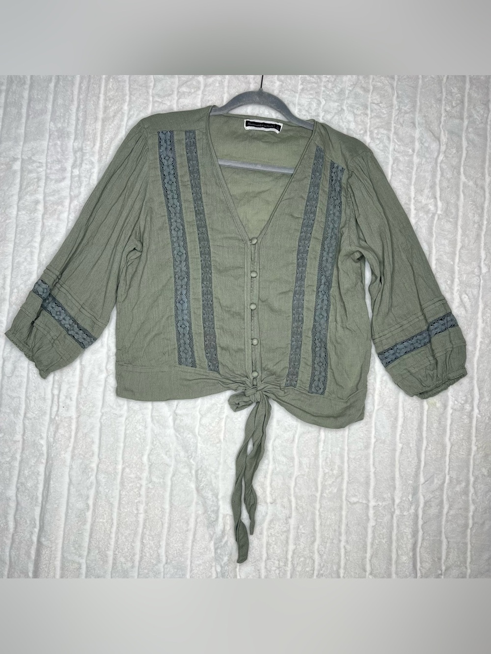 Abercrombie & Fitch Olive Green Lace Tie-Front Crop Blouse - Size Large